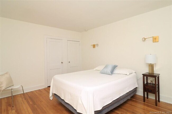 Foto del edificio - 637 Summer St