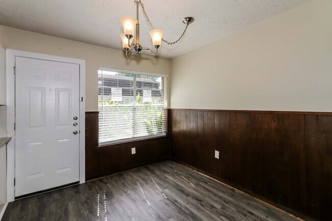 Foto del edificio - 8422 Bandridge Rd