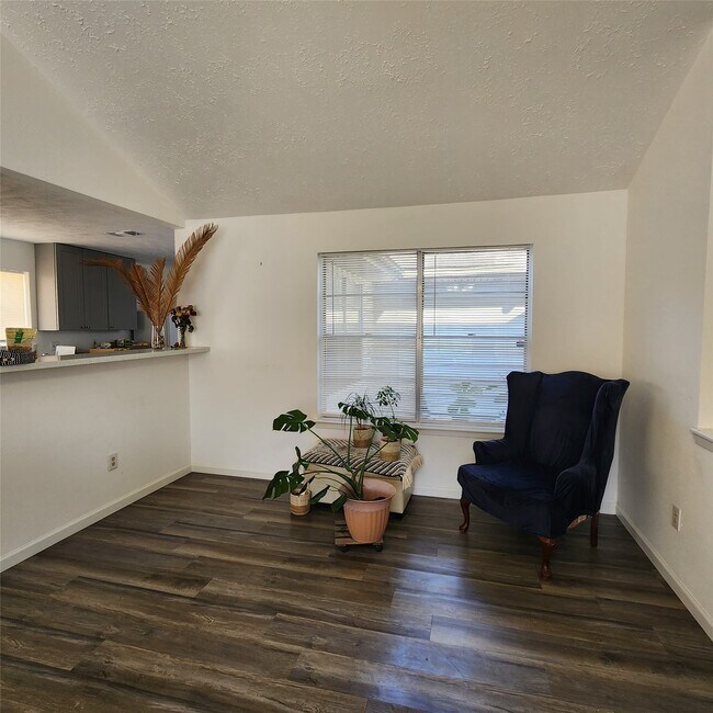 Foto del edificio - 3622 Fiddlers Green Dr