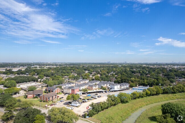Contexto - Chelsea Row Condos