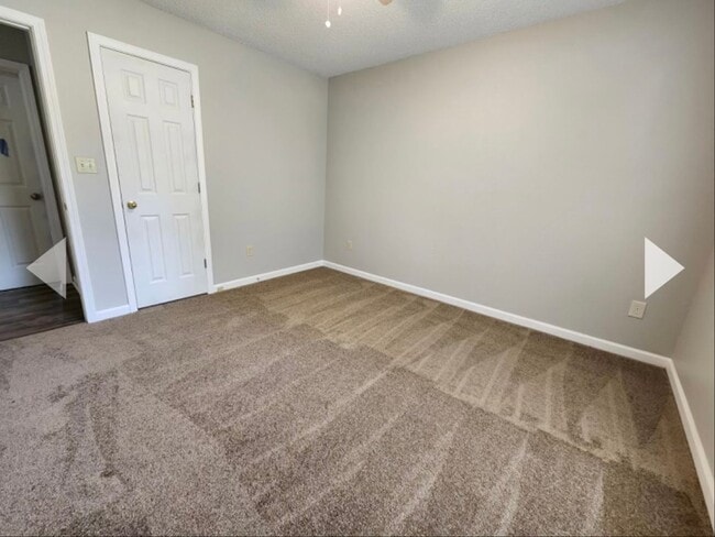 Building Photo - 3-Bed, 2-Bath Home in Benton – Available a...