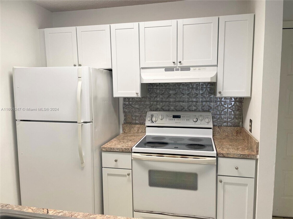 4581 W McNab Rd Unit 32, Pompano Beach, FL 33069 Condo for Rent in