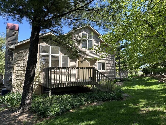 Building Photo - 457 Village Oaks Ct