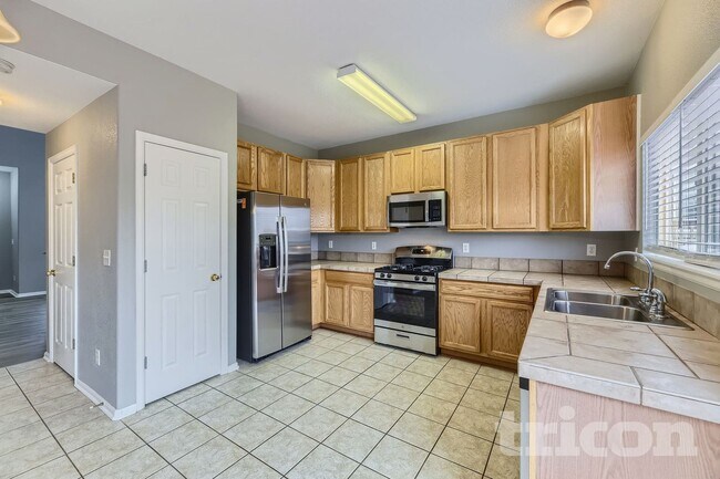 Building Photo - 12450 S Hollow Creek Ct