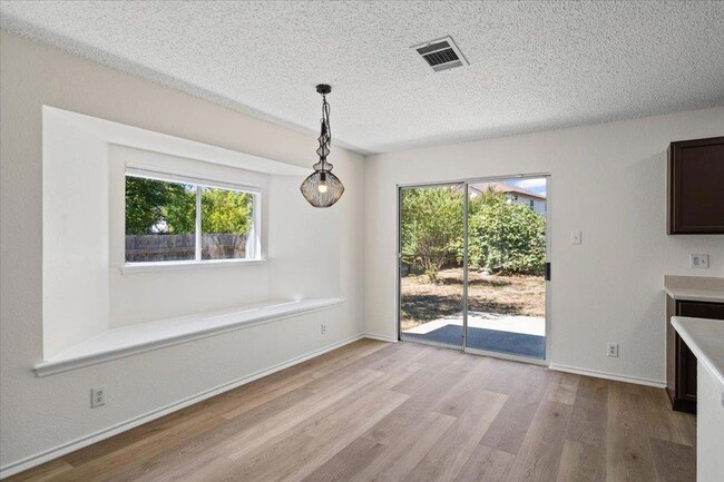 Building Photo - 1208 Dexford Dr