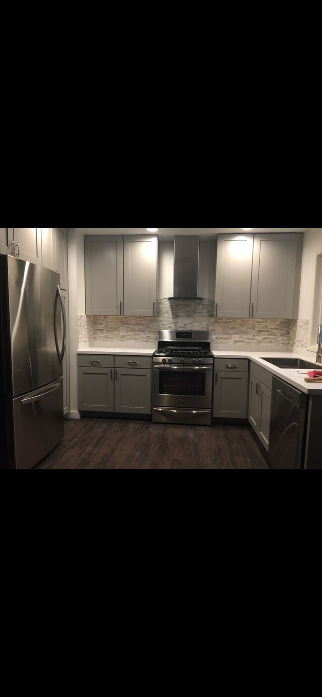 Foto del edificio - 5033 Marlowe Ave