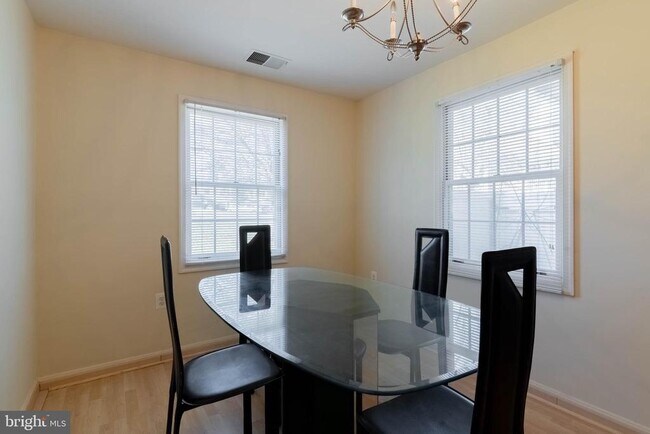Foto del edificio - 105 Westwick Ct