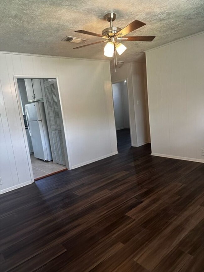 Foto del edificio - 402 Newton St