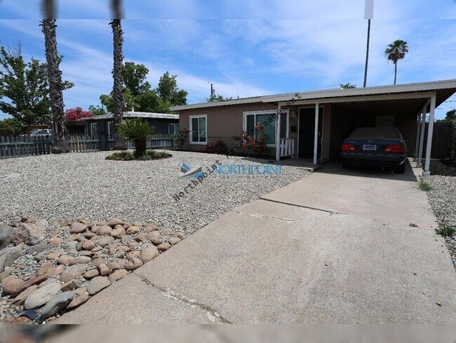Building Photo - 1220 Browning Dr