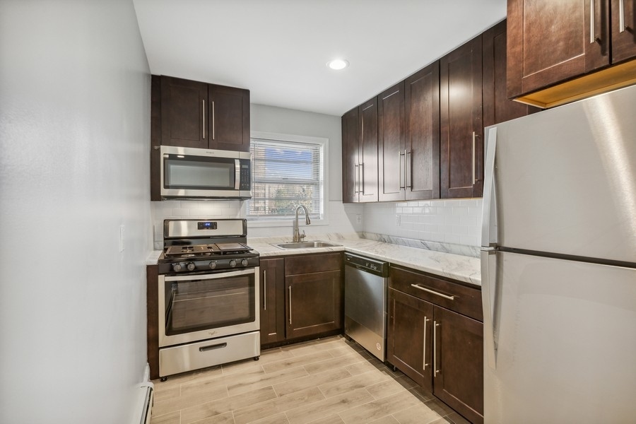 Foto principal - 314 Oakwood (Manlow Corp.)