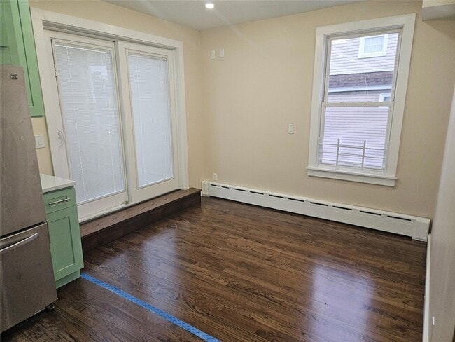 Building Photo - 94 Briggs Ave