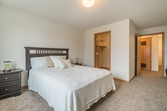 This bedroom retreat could be yours today! - Northbrook Apartments
