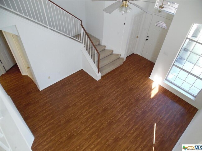 Building Photo - 1407 Fox Creek Dr