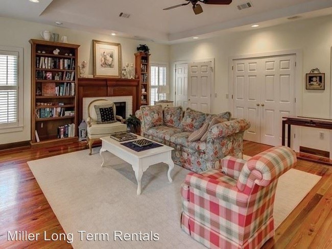 Building Photo - 5 br, 5.5 bath House - 25 Wexford Circle