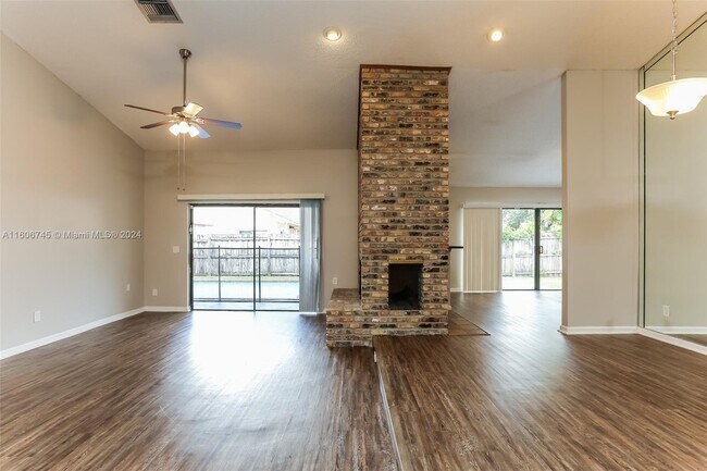 Building Photo - 4980 NW 73rd Ave