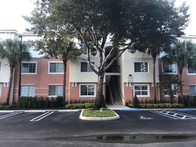 Foto del edificio - 9857 Baywinds Blvd