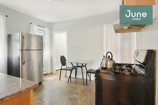 Foto del edificio - Room Only in 4-bed/1.0-bath Home