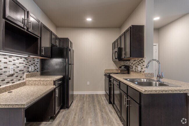 1 BR, 1 BA - 735 SF - Urban Oaks at Conroe