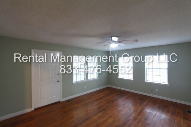 Foto del edificio - New On The Market! Totally Renovated! Chec...