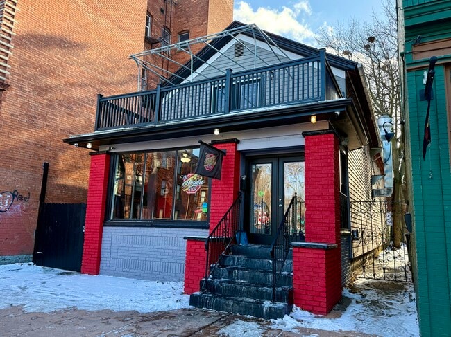 Building Photo - 220 Allen St