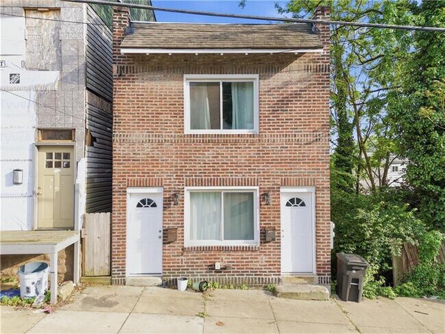 Foto del edificio - 119 E Jefferson St
