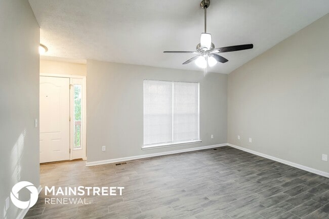 Building Photo - 6820 Summit View Dr