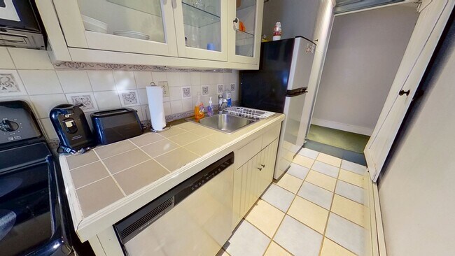 Foto del edificio - Cottage - FULLY FURNISHED - ALL UTILITIES INCLUDED