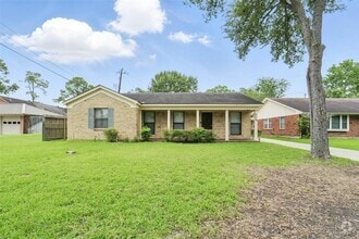 Building Photo - 9030 Bassoon Dr