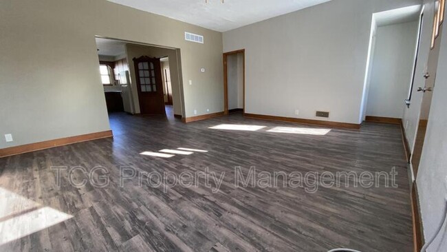 Foto del edificio - 718 W Washington St