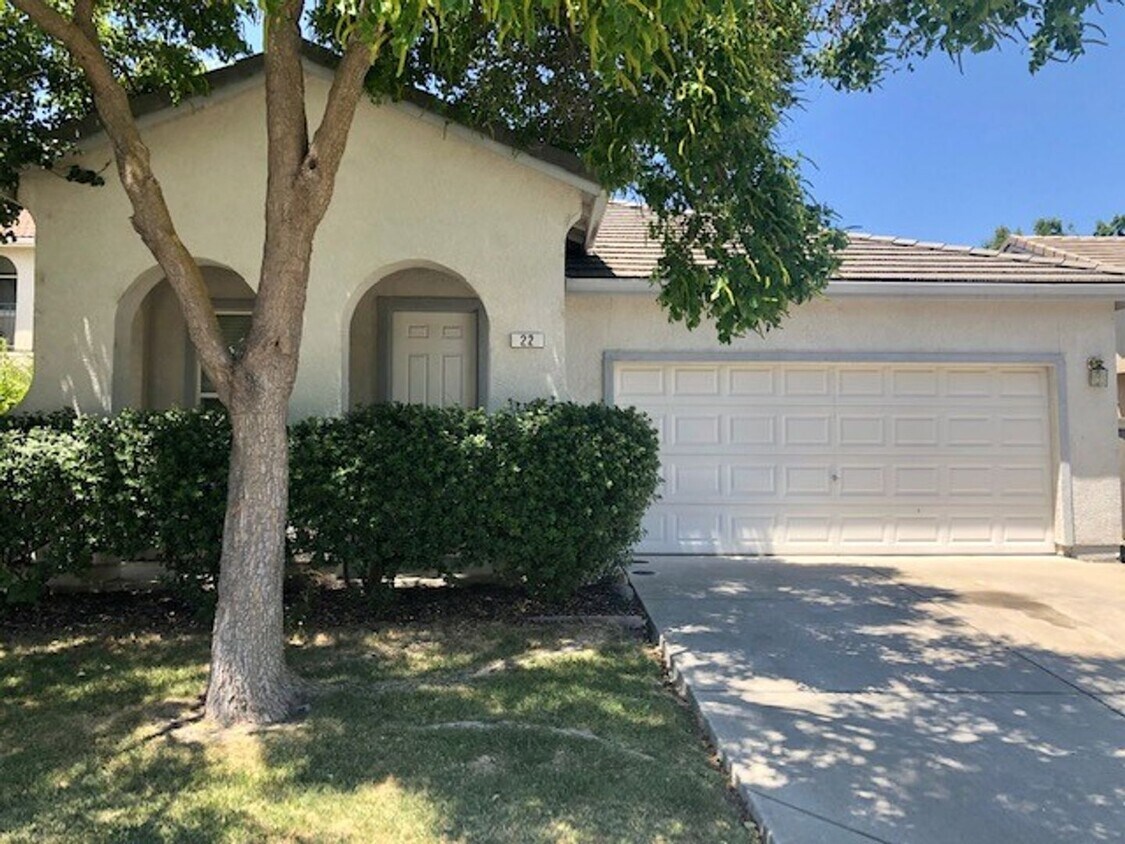 Primary Photo - Beautiful 3 Bedroom 2 Bath Home in North N...