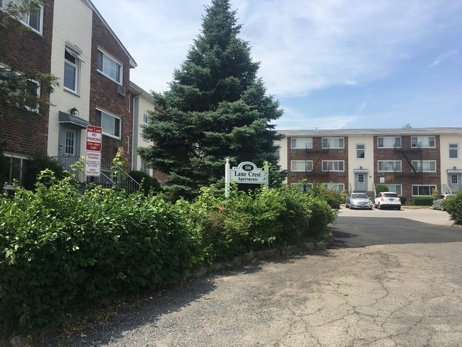 Lane Crest Apartments - 100 Lanecrest Ave