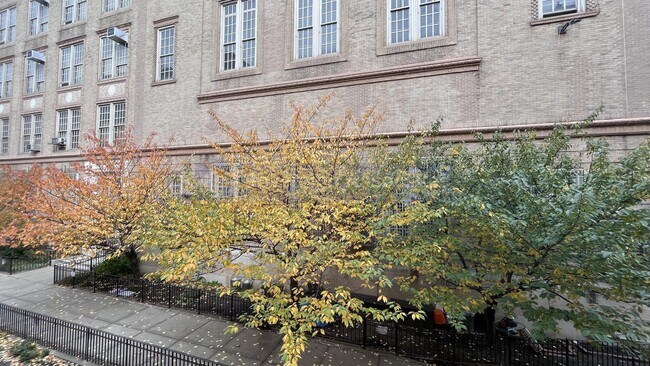 Foto del edificio - 615 Fort Washington Ave