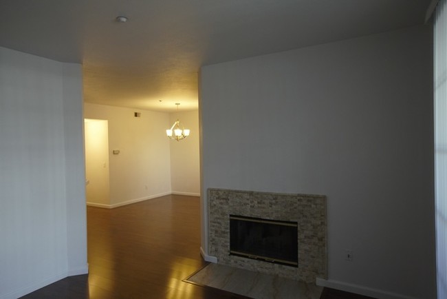 Building Photo - 609 Arcadia Terrace