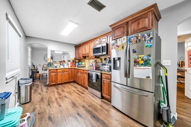 Foto del edificio - 875 E 29th St