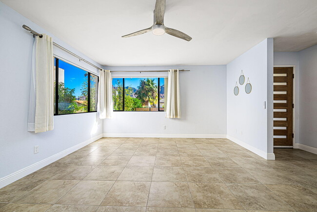 Building Photo - 54865 Avenida Diaz