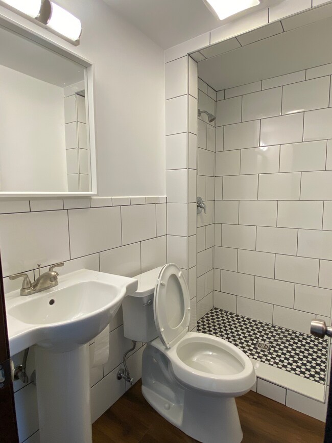 Bathroom - 284 Berkeley Rd