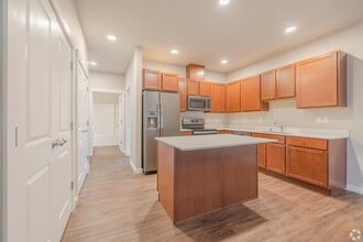 Building Photo - 8755 Hanna Ln NE