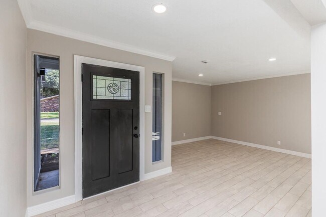 Foto del edificio - 185 El Pinto