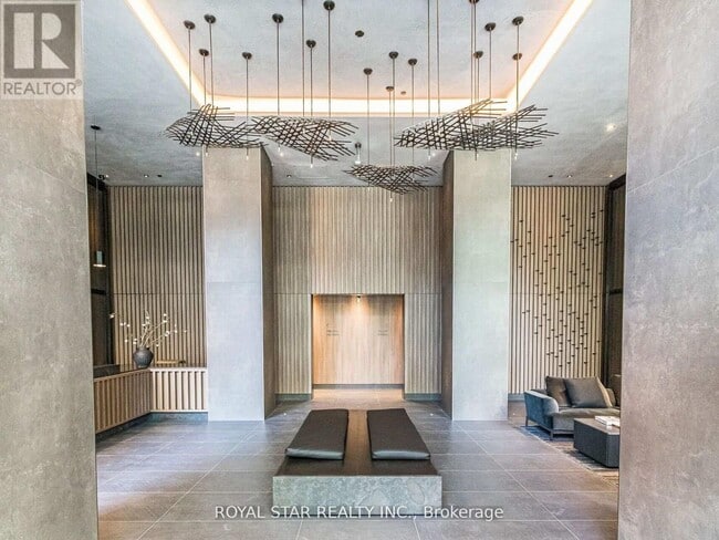 Building Photo - 55 Charles St E