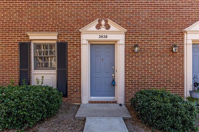 Foto del edificio - 2828 Webb Bridge Rd