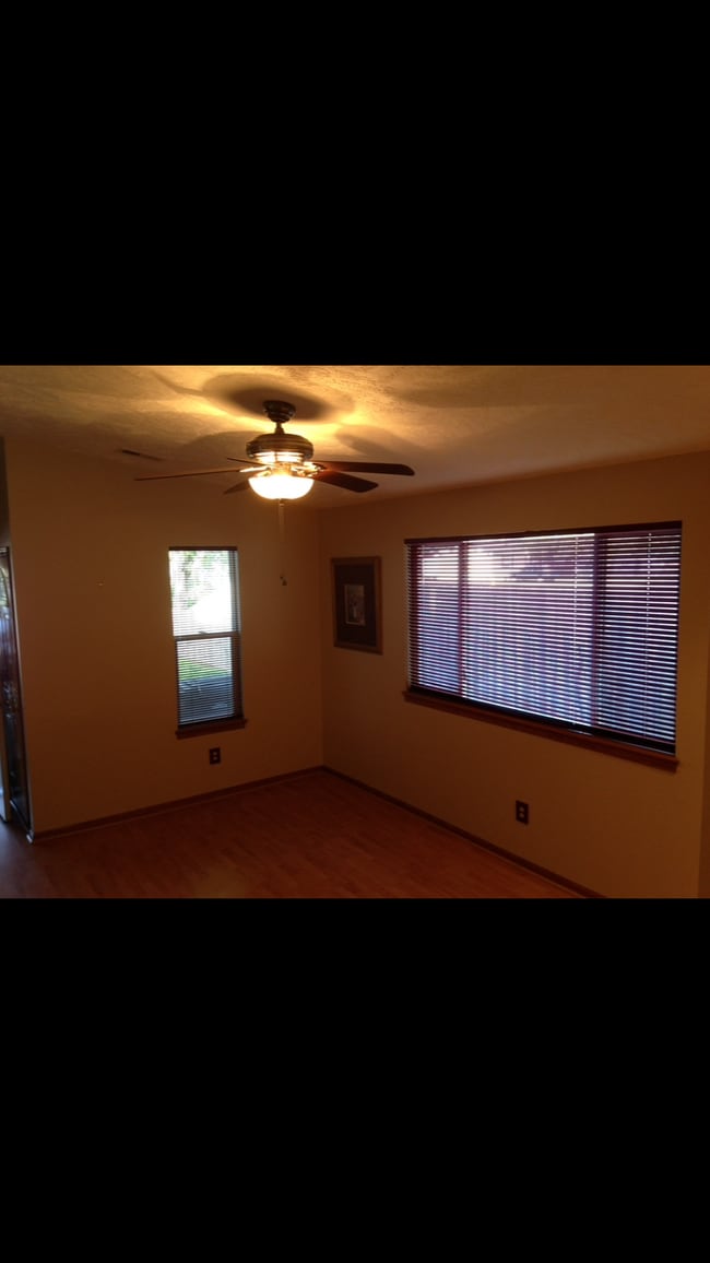 Building Photo - 715 Willis Ave