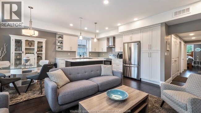 Building Photo - 1310 Lesperance Rd