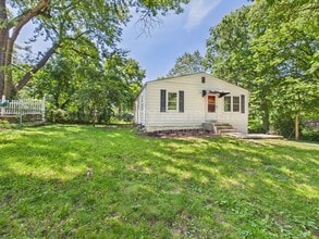 Building Photo - 6607 NE 49th St