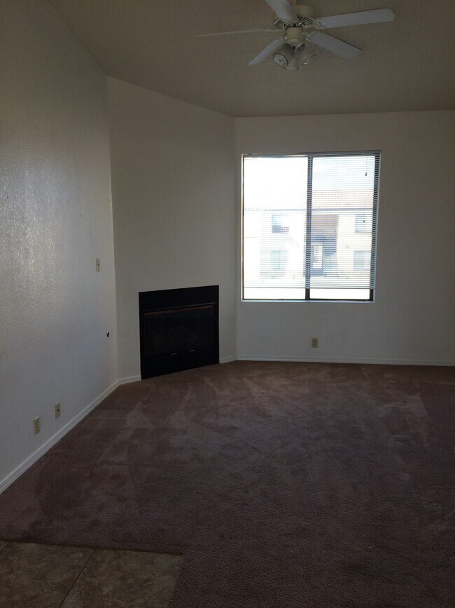 Building Photo - 4308 Sabana Loop SE