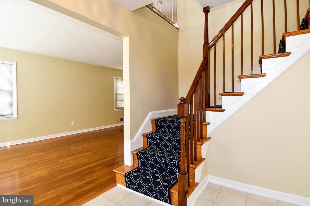 Foto principal - 13125 Foxhall Dr