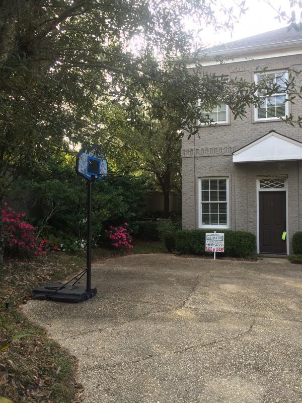 Building Photo - 200 Rochester Pl