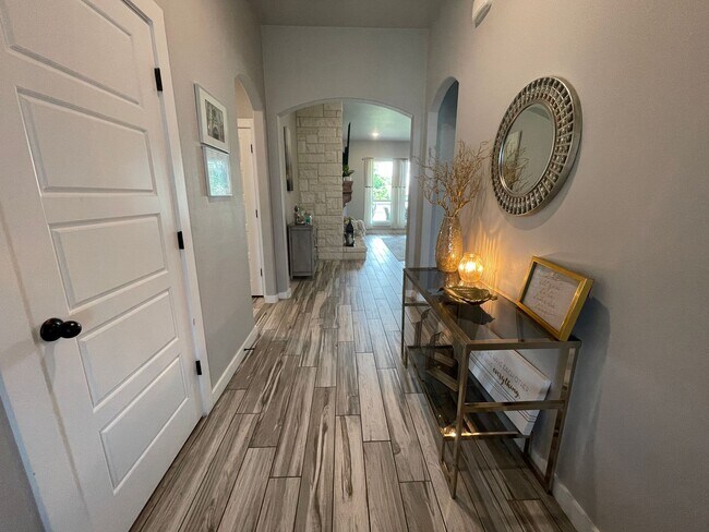Foto del edificio - 4-Bedroom House for Rent in Temple