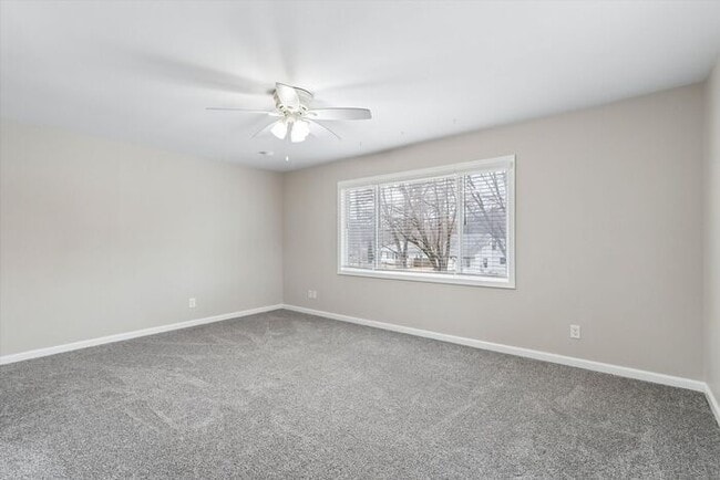 Building Photo - $1,750 | 3 Bedroom, 1 Bathroom Top Floor Duplex | No Pets | Available for Immediate Move-In!