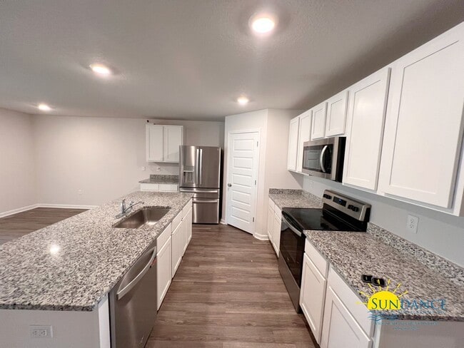Building Photo - 5374 Wyndell Cir