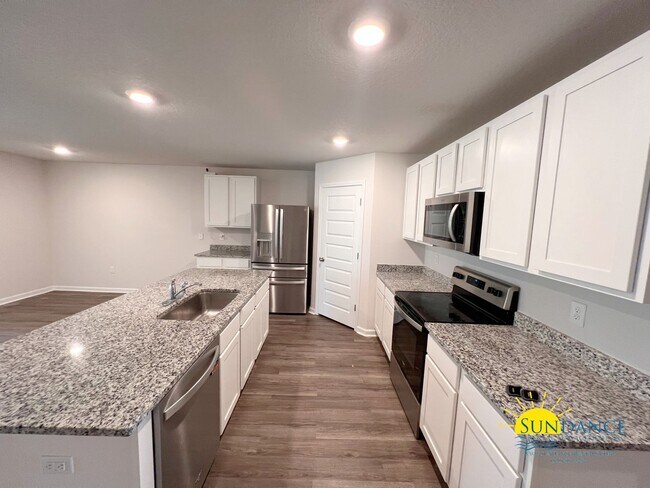 Foto del edificio - 5374 Wyndell Cir
